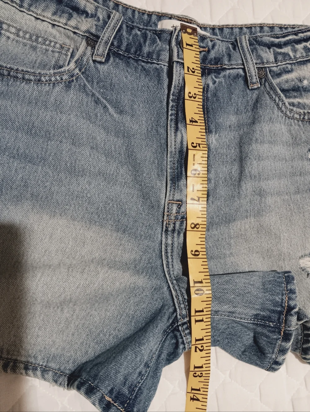 HIDDEN Light Wash Distressed High Rise Denim Shorts Size L - Picture 13 of 14